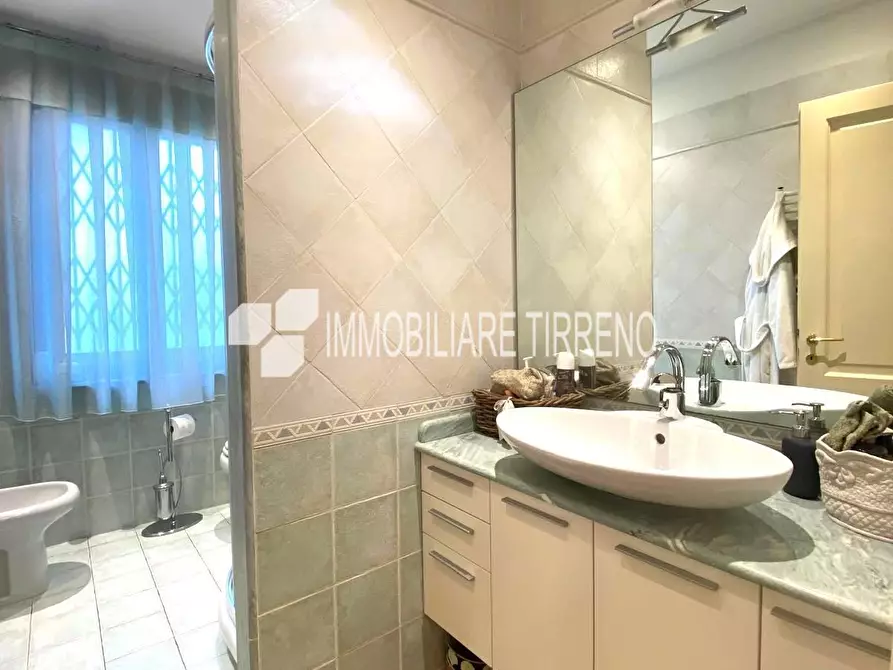 Immagine 9 di Appartamento in vendita  a Massa