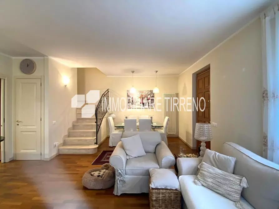 Immagine 17 di Appartamento in vendita  a Massa