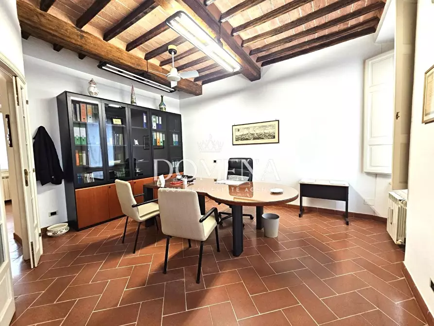 Immagine 48 di Appartamento in vendita  a Siena