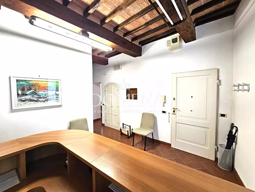 Immagine 34 di Appartamento in vendita  a Siena