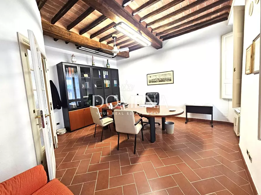 Immagine 51 di Appartamento in vendita  a Siena