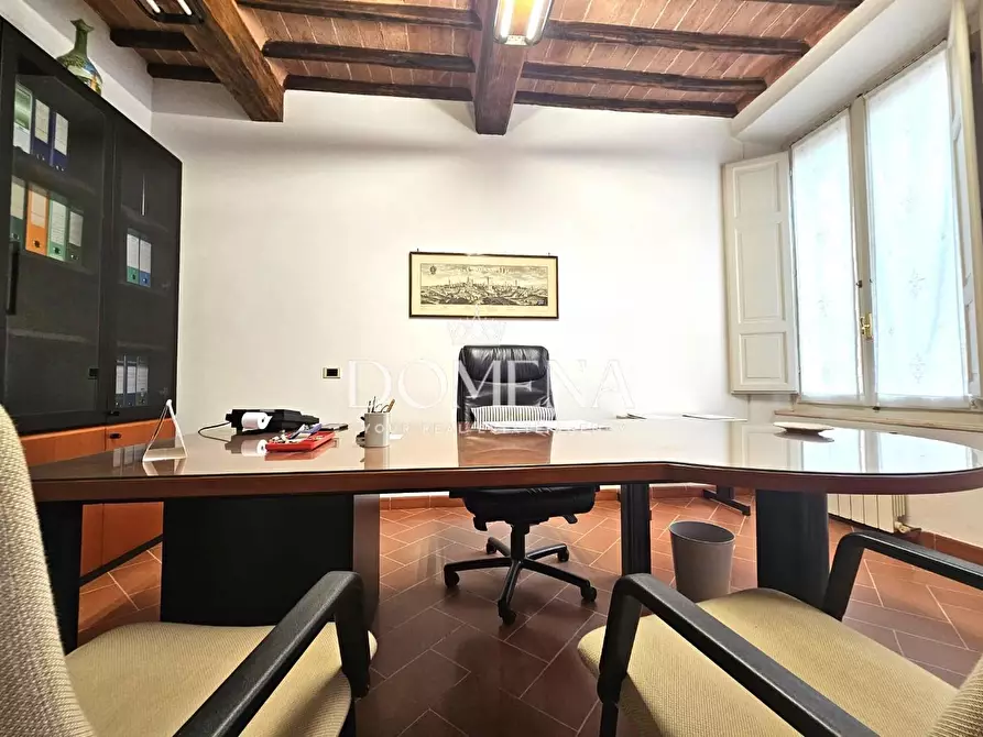 Immagine 39 di Appartamento in vendita  a Siena