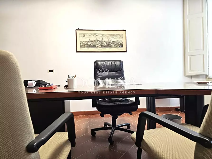 Immagine 38 di Appartamento in vendita  a Siena