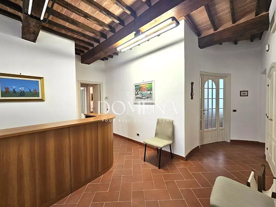 Immagine 37 di Appartamento in vendita  a Siena