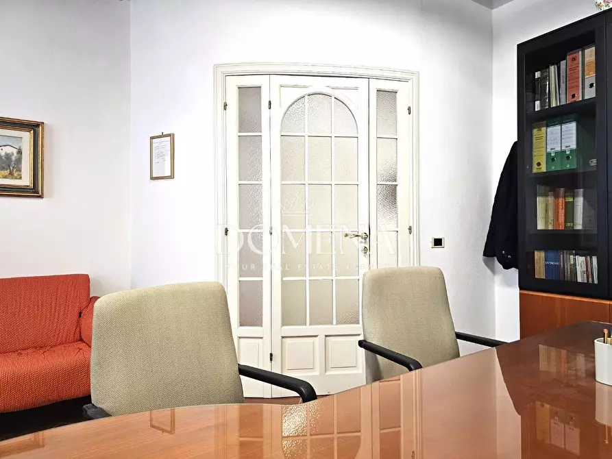 Immagine 40 di Appartamento in vendita  a Siena