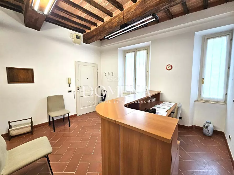 Immagine 33 di Appartamento in vendita  a Siena