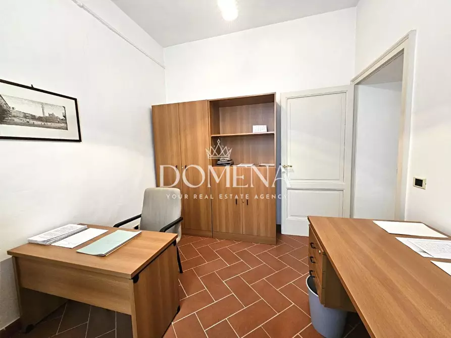 Immagine 56 di Appartamento in vendita  a Siena