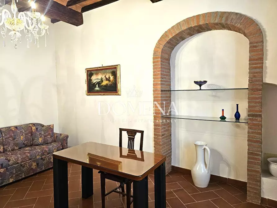 Immagine 10 di Appartamento in vendita  a Siena