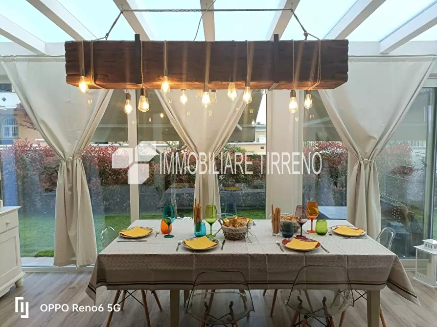 Immagine 1 di Villa in vendita  a Massa