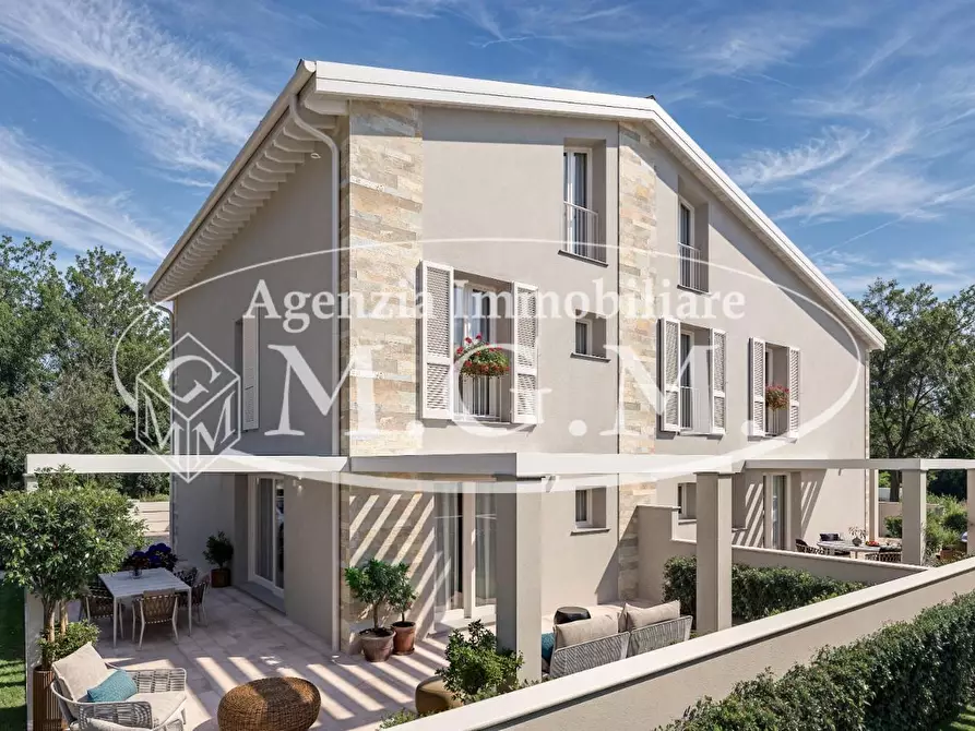 Immagine 19 di Casa trifamiliare in vendita  a Pisa