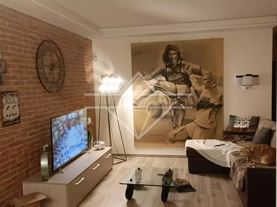 Immagine 38 di Villa in vendita  a Massa