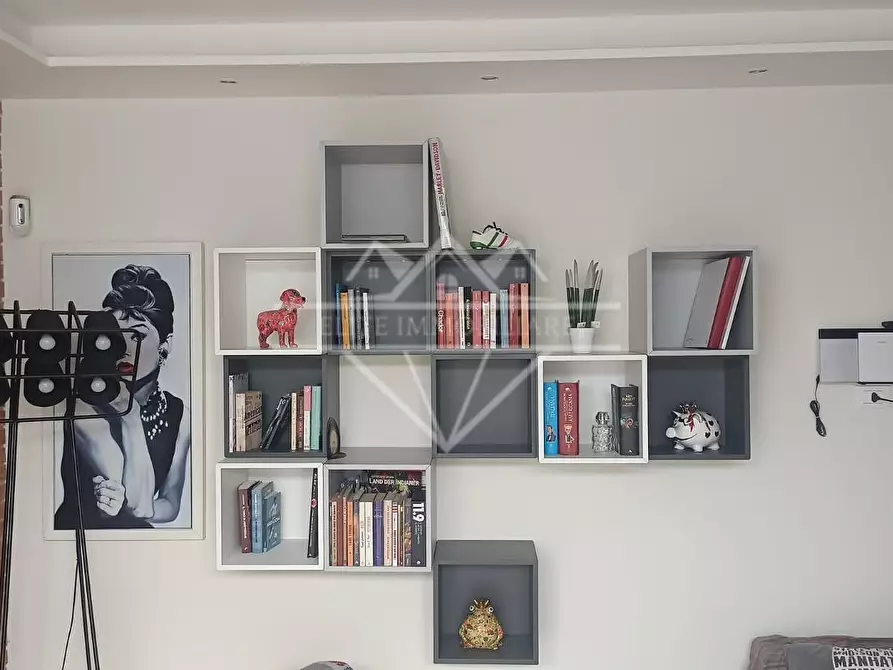 Immagine 23 di Villa in vendita  a Massa