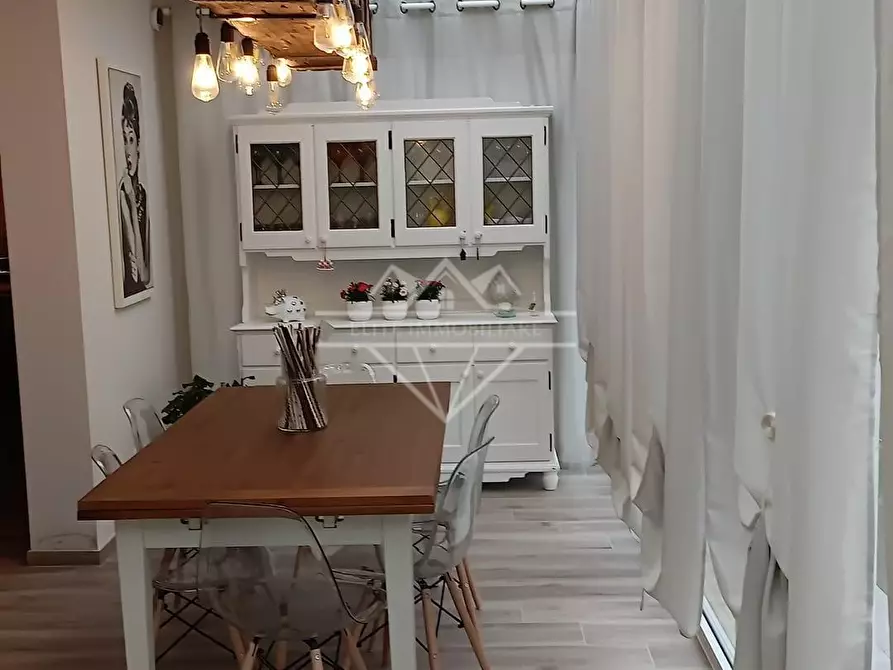 Immagine 35 di Villa in vendita  a Massa