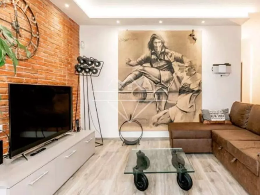 Immagine 3 di Villa in vendita  a Massa