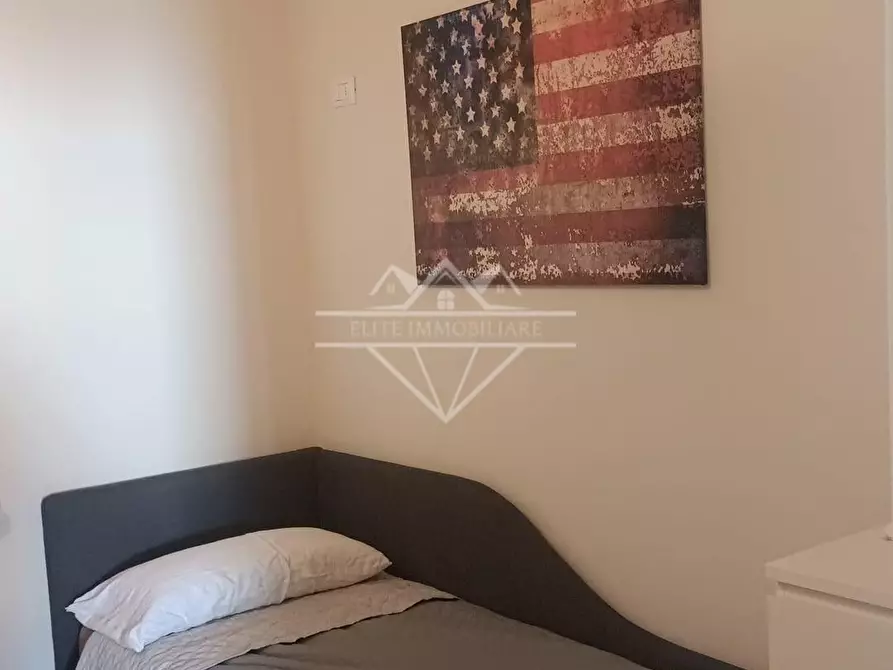 Immagine 22 di Villa in vendita  a Massa