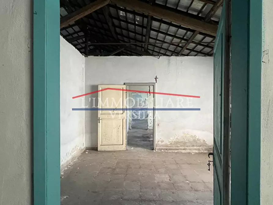 Immagine 4 di Capannone industriale in vendita  a Massa