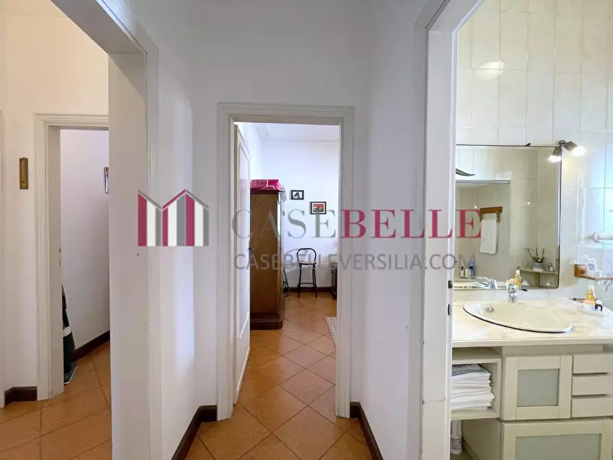 Immagine 26 di Casa indipendente in vendita  a Camaiore