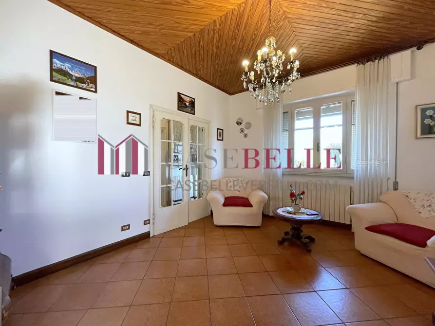 Immagine 8 di Casa indipendente in vendita  a Camaiore