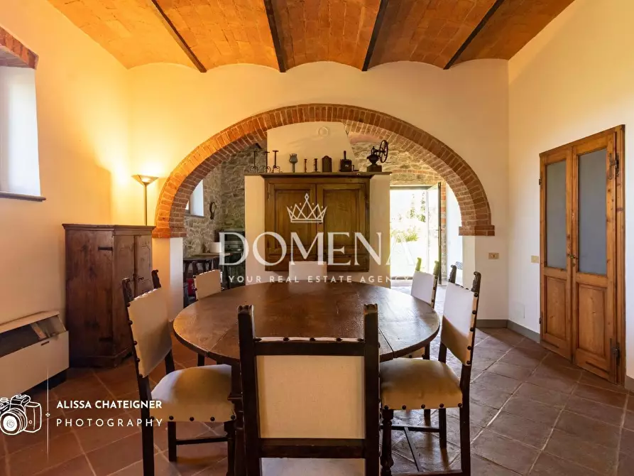 Immagine 13 di Casa colonica in vendita  a Rapolano Terme
