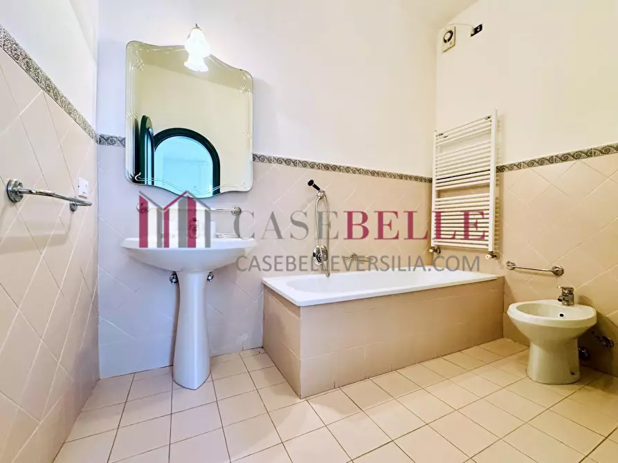 Immagine 13 di Casa semindipendente in affitto  a Pietrasanta