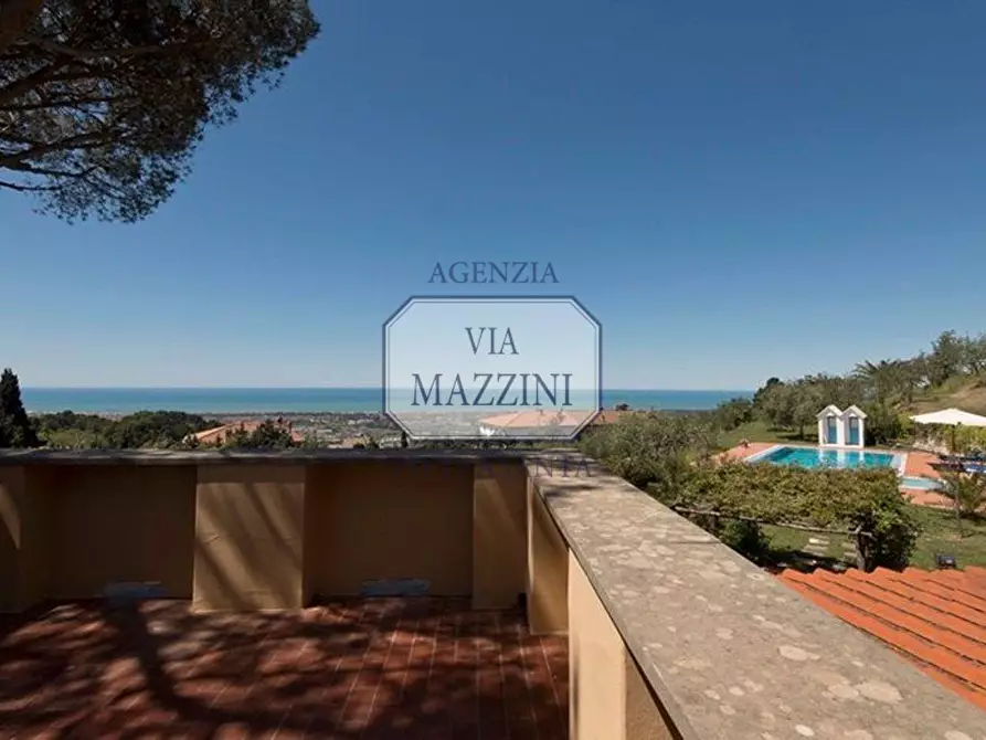 Immagine 24 di Villa in vendita  a Massarosa