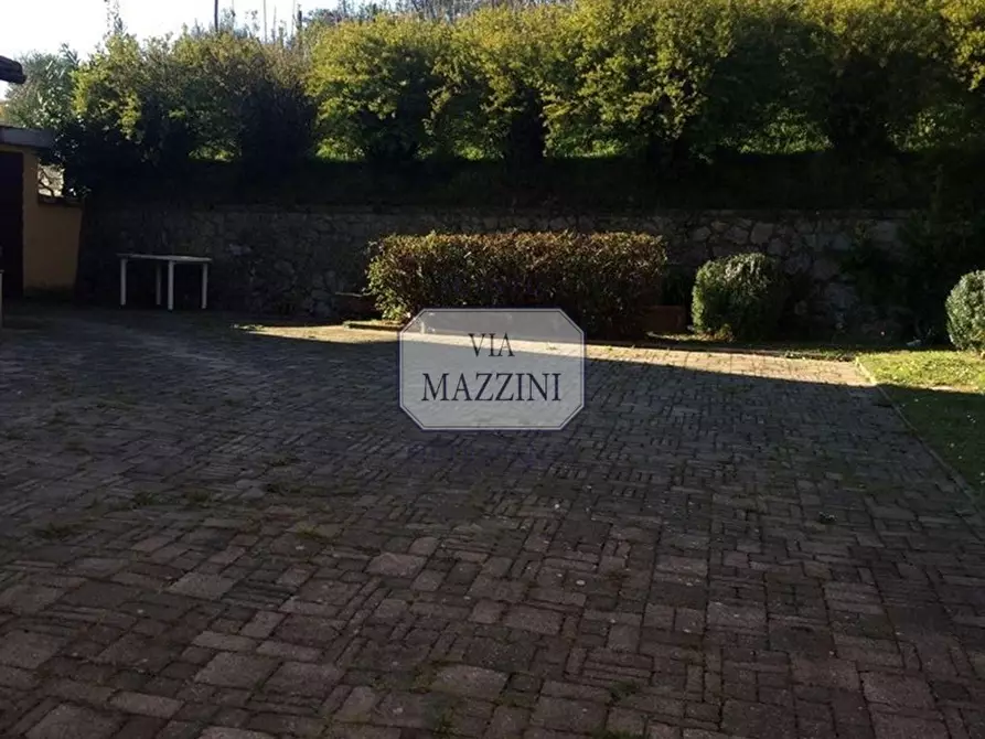 Immagine 7 di Villa in vendita  a Massarosa