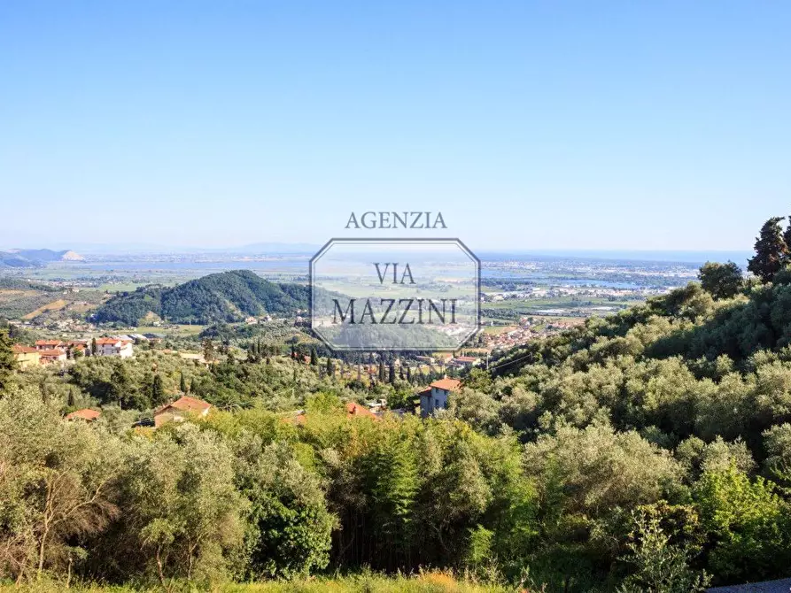 Immagine 26 di Villa in vendita  a Massarosa