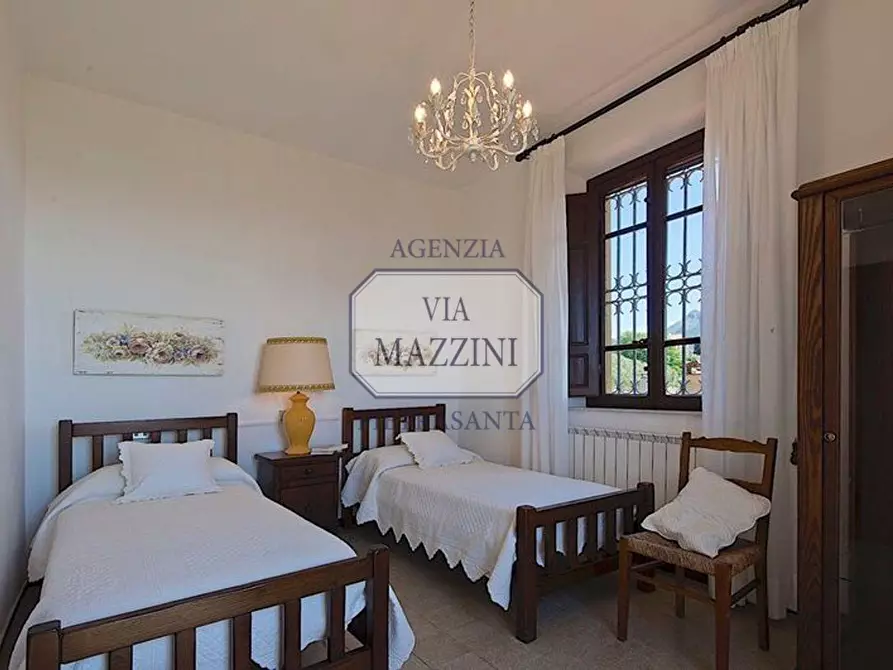 Immagine 18 di Villa in vendita  a Massarosa