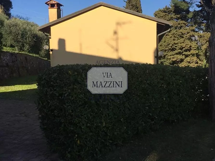 Immagine 12 di Villa in vendita  a Massarosa