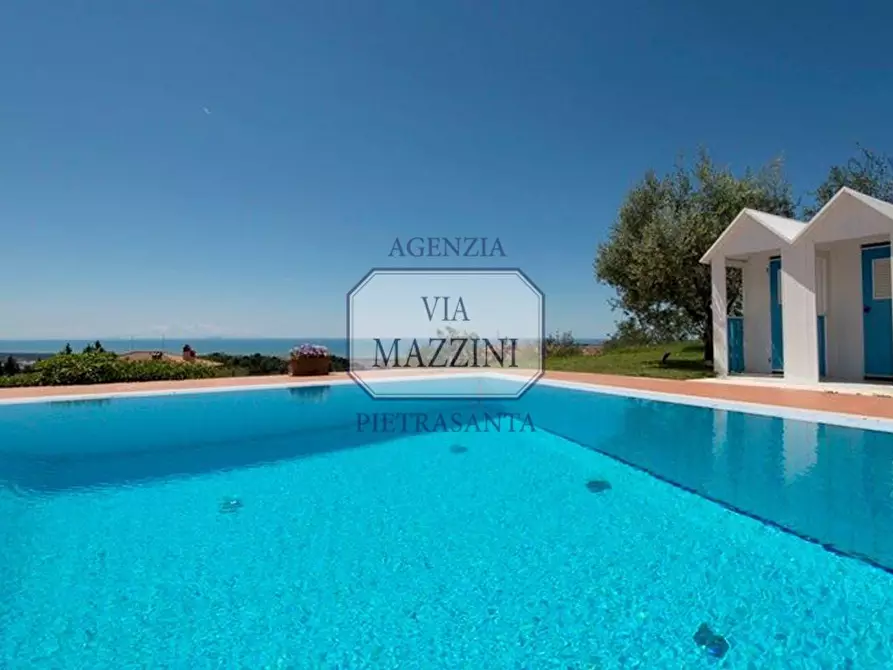 Immagine 4 di Villa in vendita  a Massarosa