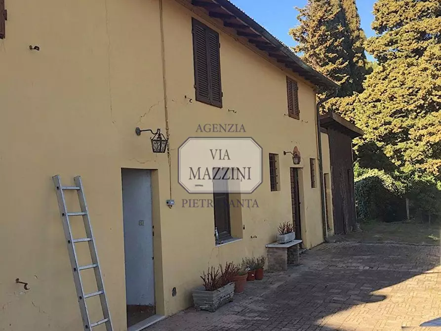 Immagine 11 di Villa in vendita  a Massarosa