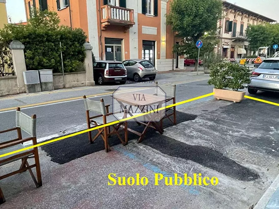 Immagine 5 di Locale commerciale in affitto  a Pietrasanta
