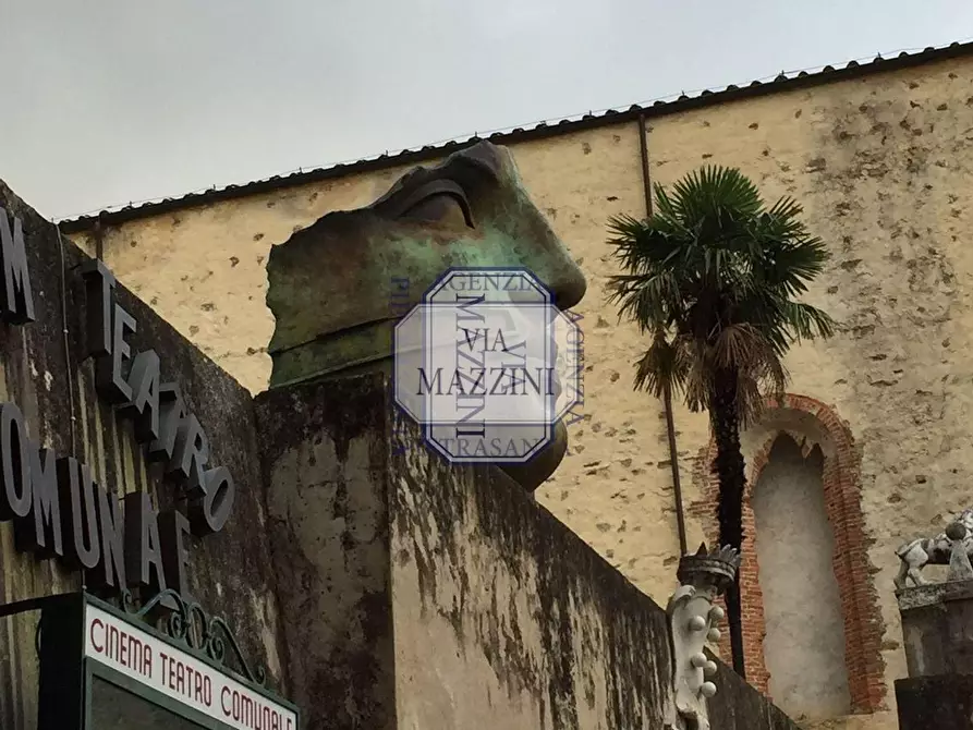Immagine 23 di Appartamento in vendita  a Pietrasanta