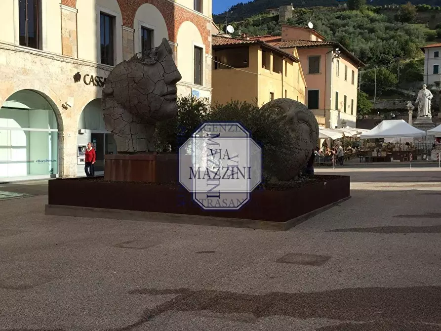 Immagine 31 di Appartamento in vendita  a Pietrasanta