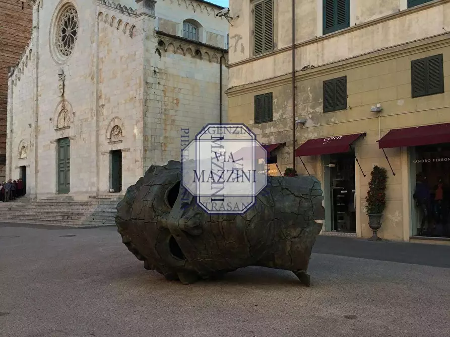 Immagine 18 di Appartamento in vendita  a Pietrasanta
