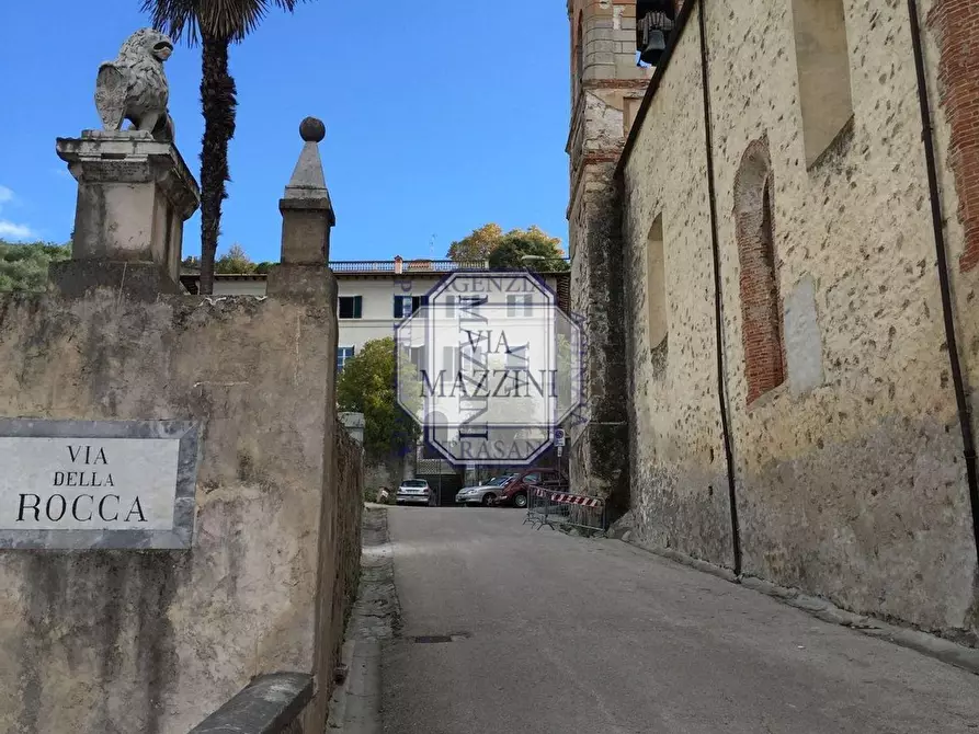 Immagine 14 di Appartamento in vendita  a Pietrasanta
