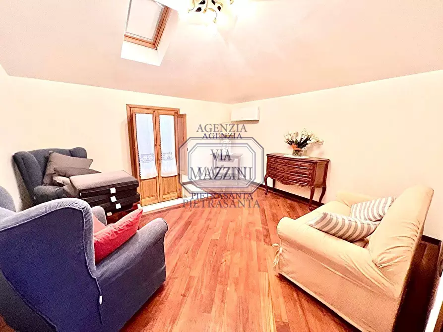 Immagine 24 di Villa in vendita  a Pietrasanta