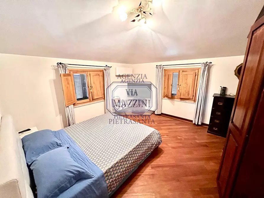 Immagine 22 di Villa in vendita  a Pietrasanta