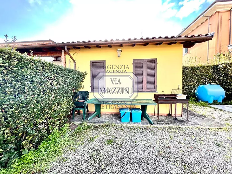 Immagine 7 di Villa in vendita  a Pietrasanta
