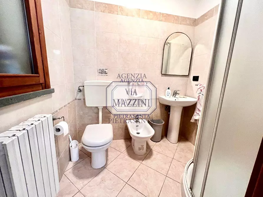 Immagine 28 di Villa in vendita  a Pietrasanta