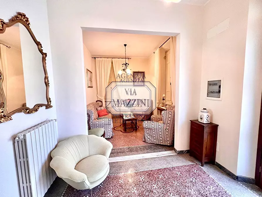 Immagine 13 di Villa in vendita  a Pietrasanta