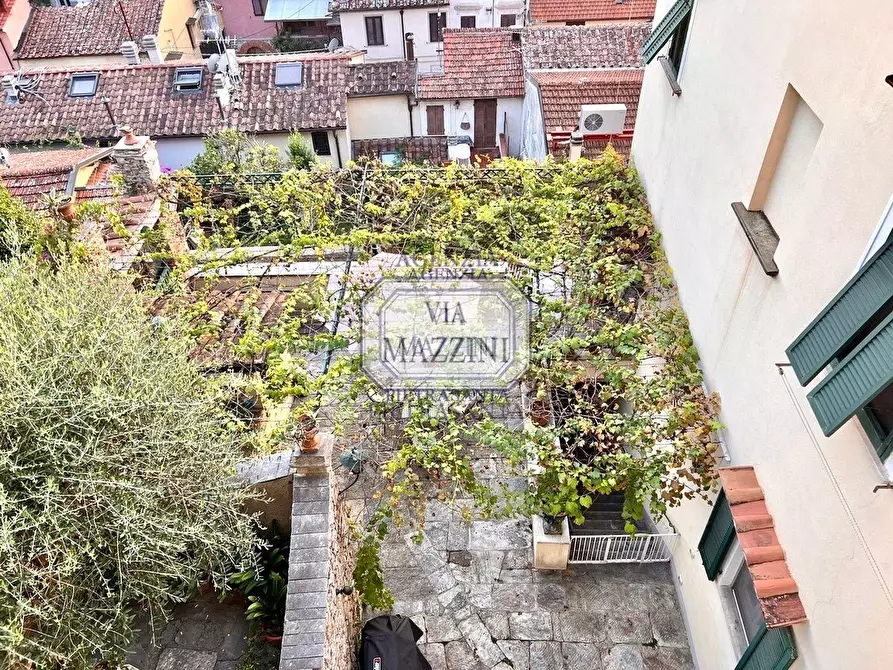 Immagine 17 di Appartamento in vendita  a Pietrasanta