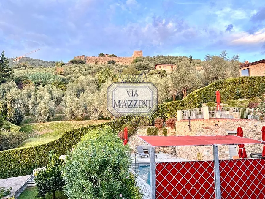 Immagine 1 di Appartamento in vendita  a Pietrasanta