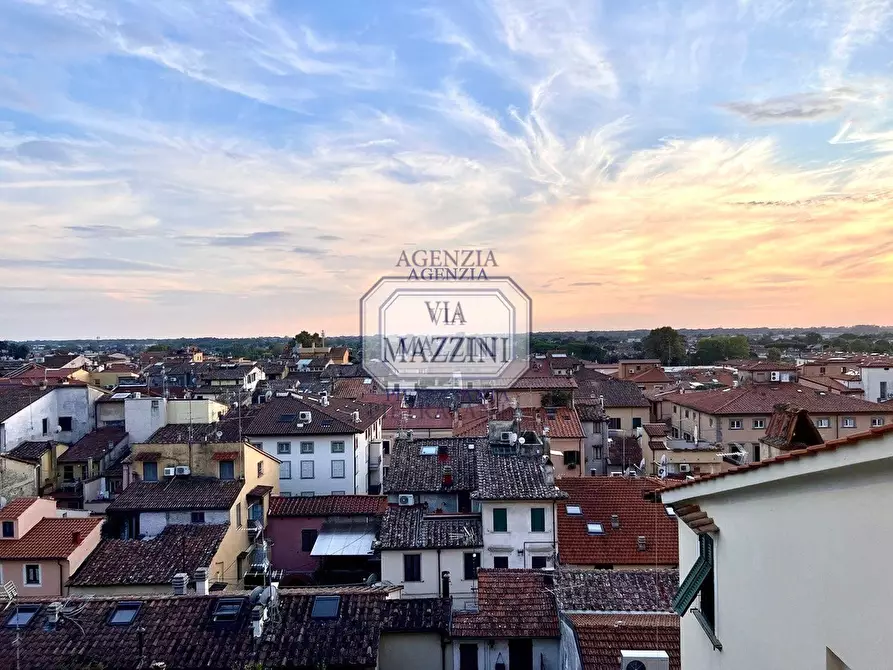 Immagine 20 di Appartamento in vendita  a Pietrasanta
