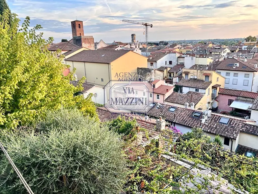 Immagine 16 di Appartamento in vendita  a Pietrasanta