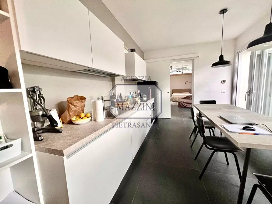 Immagine 2 di Appartamento in vendita  a Pietrasanta