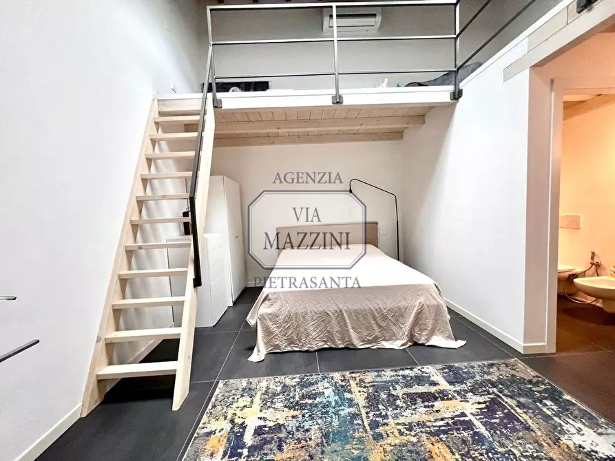 Immagine 14 di Appartamento in vendita  a Pietrasanta