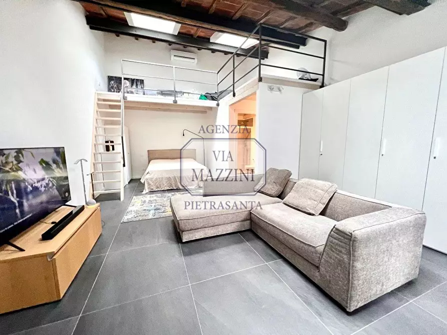 Immagine 13 di Appartamento in vendita  a Pietrasanta