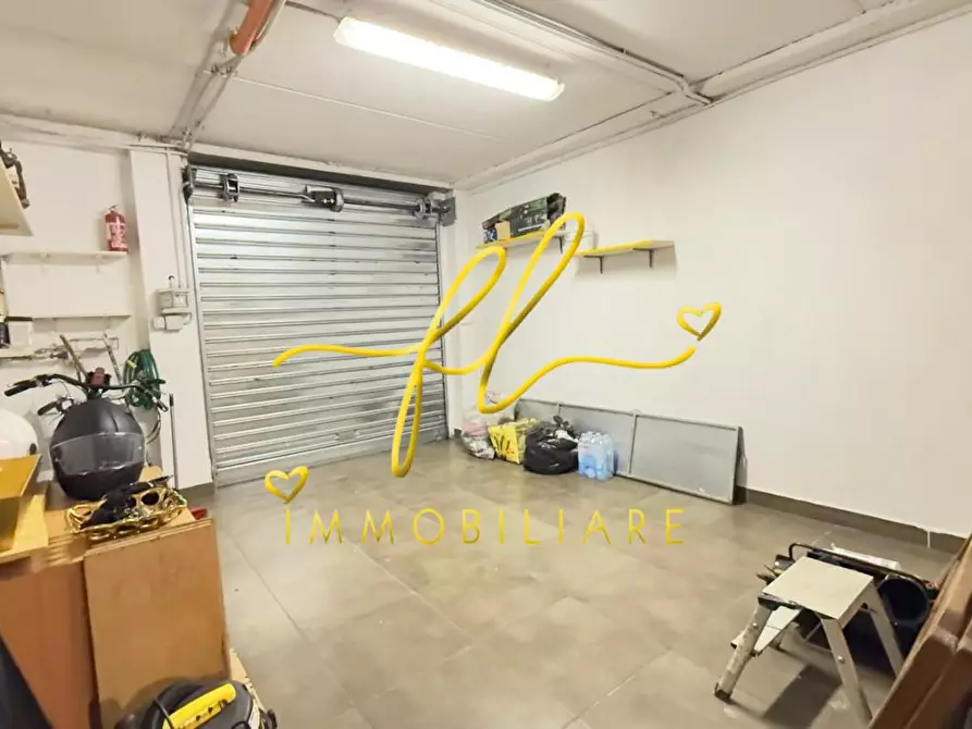 Immagine 17 di Appartamento in vendita  a Livorno