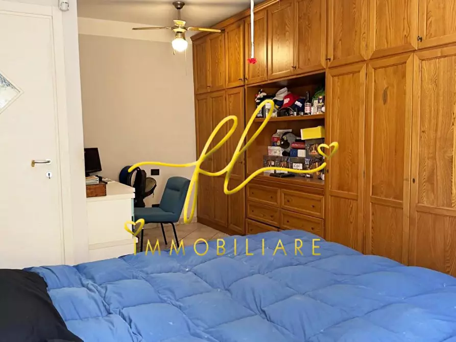 Immagine 11 di Appartamento in vendita  a Livorno